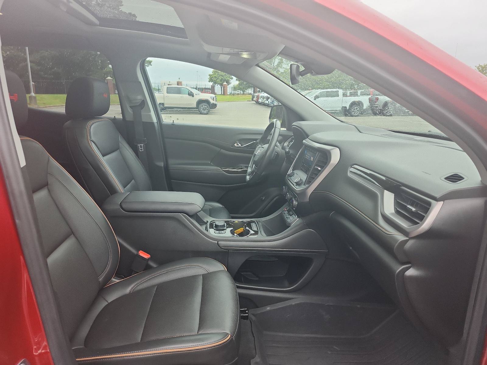 Used 2022 GMC Acadia AT4 w/ Technology Package AWD/4WD image 9