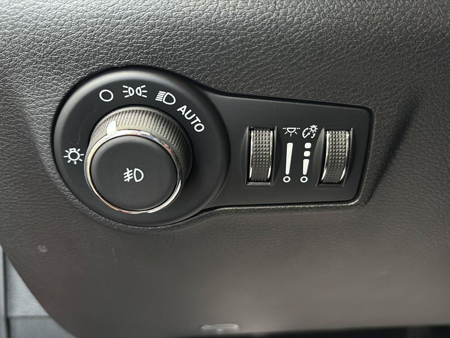 New 2026 Jeep Compass Latitude AWD/4WD image 7