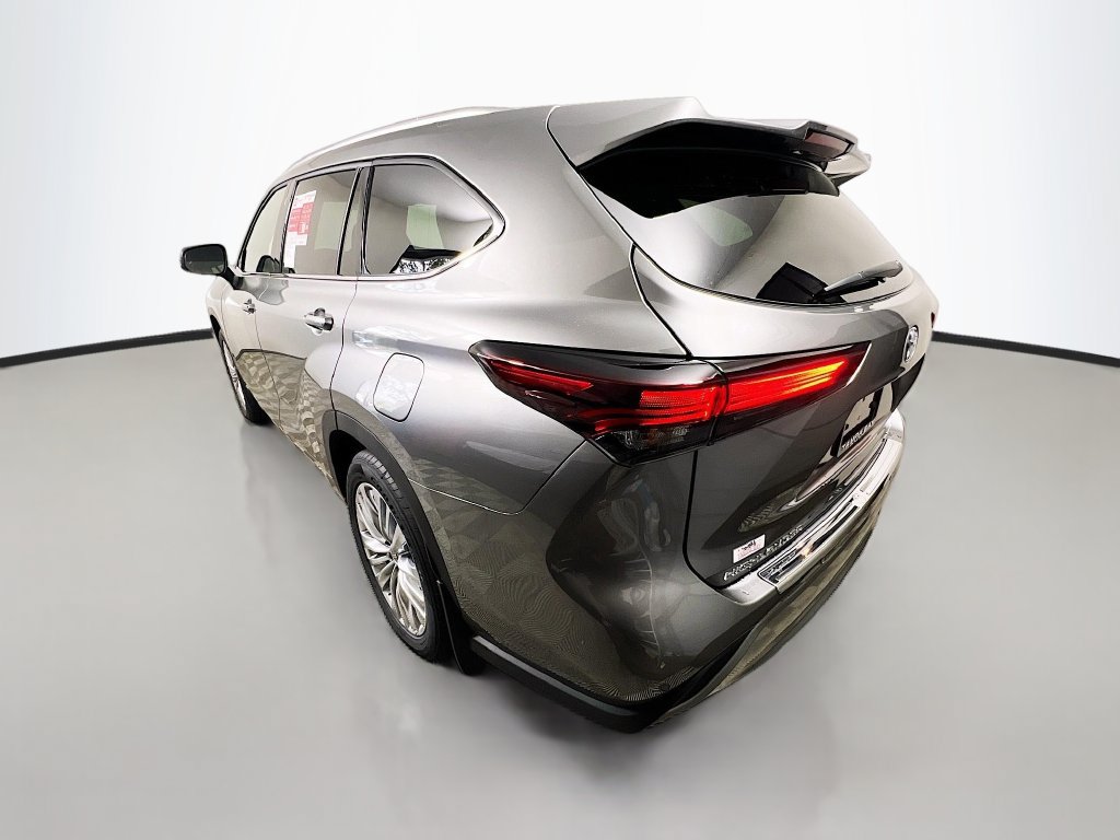 New 2026 Toyota Highlander Platinum AWD/4WD image 5