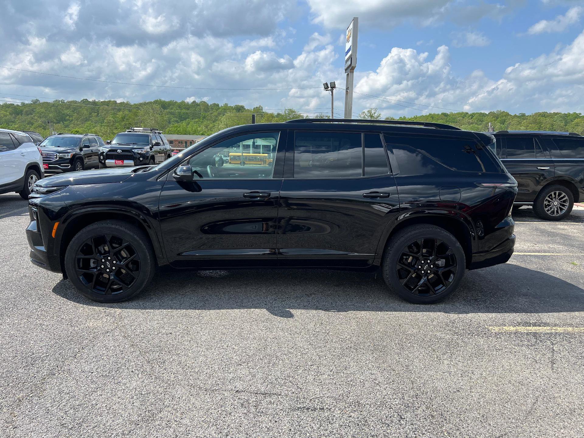 Used 2024 Chevrolet Traverse RS image 6