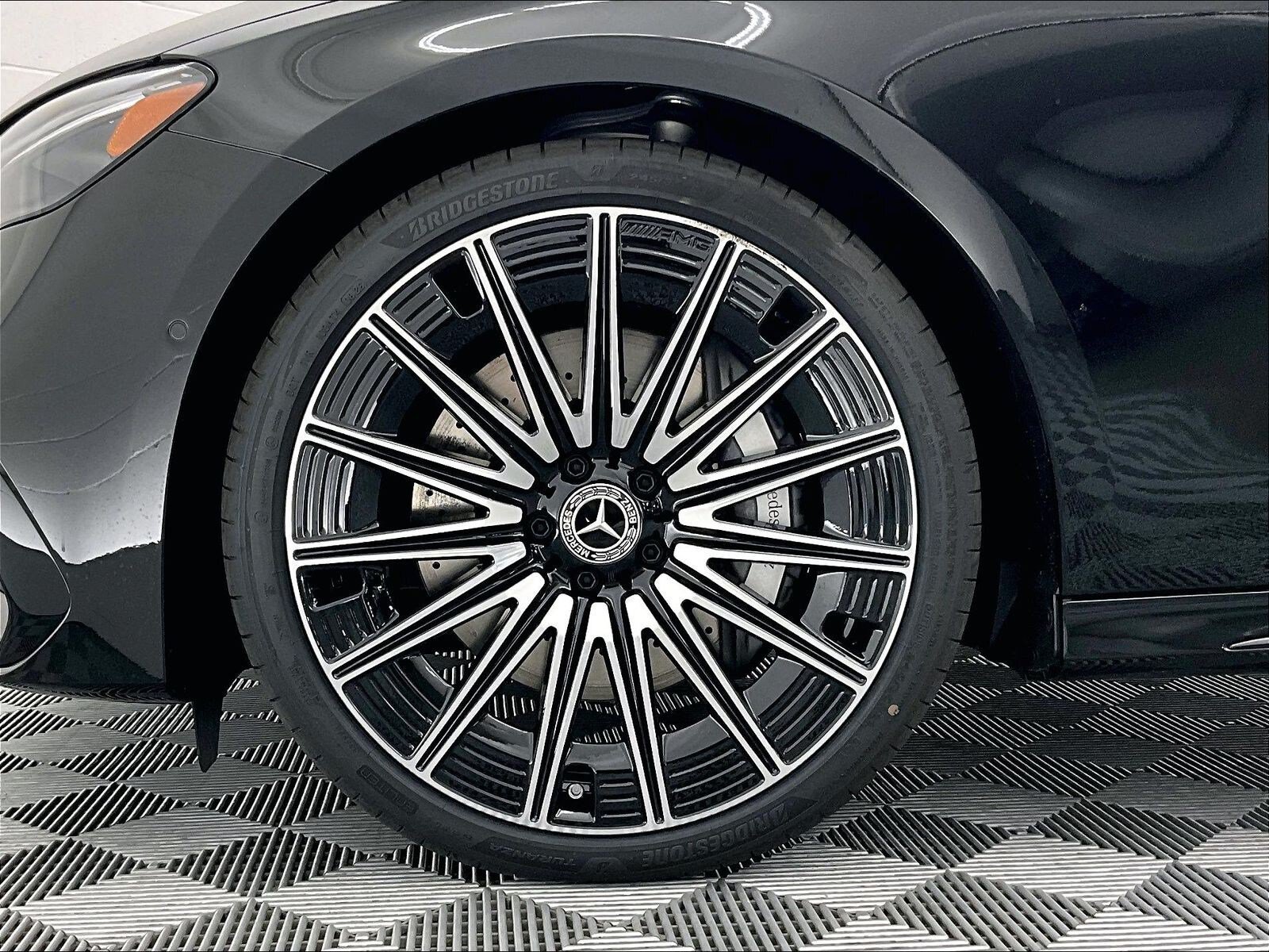 New 2026 Mercedes-Benz E 450 4MATIC Sedan image 10
