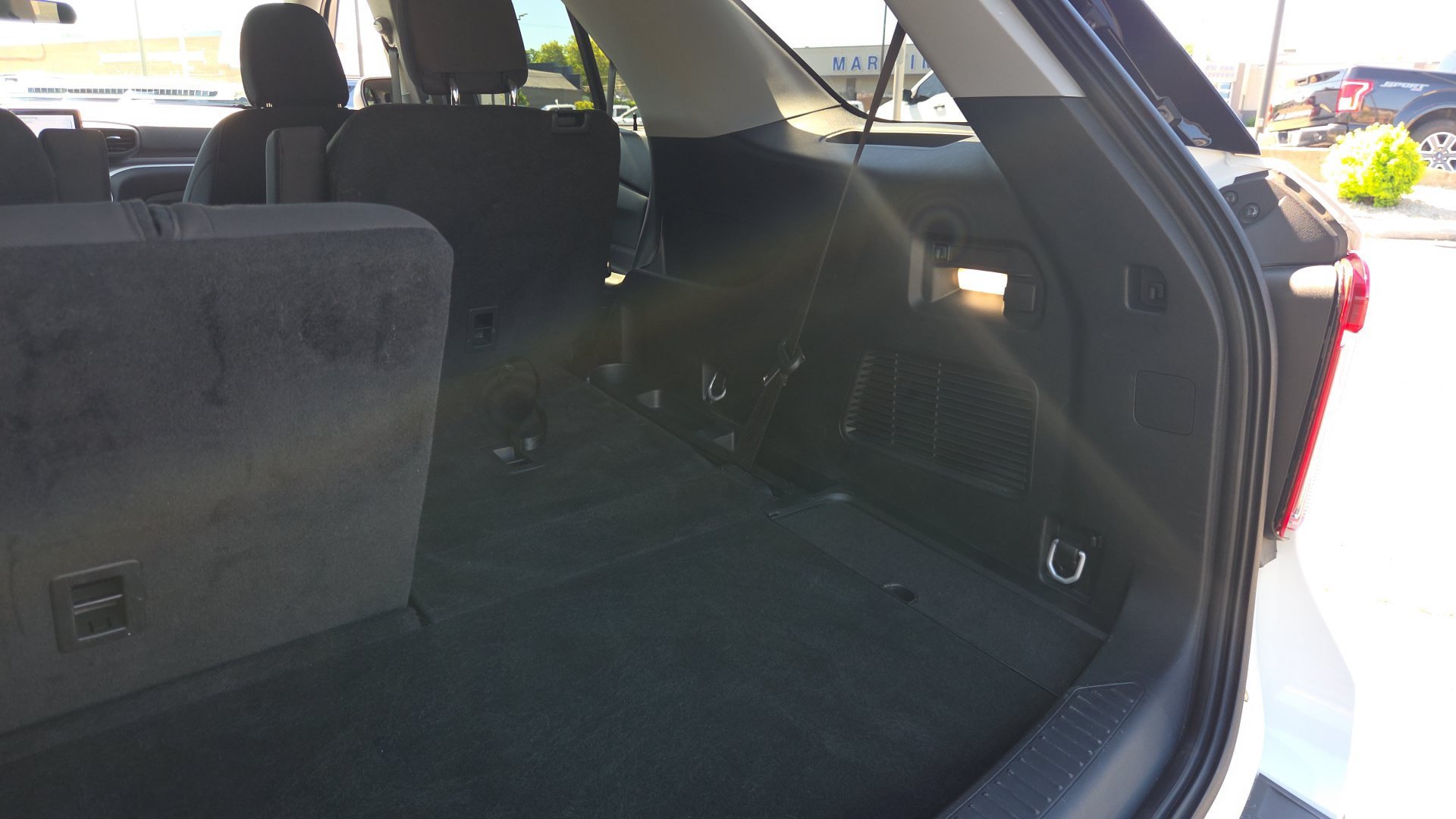 Used 2025 Ford Explorer ST AWD/4WD image 29