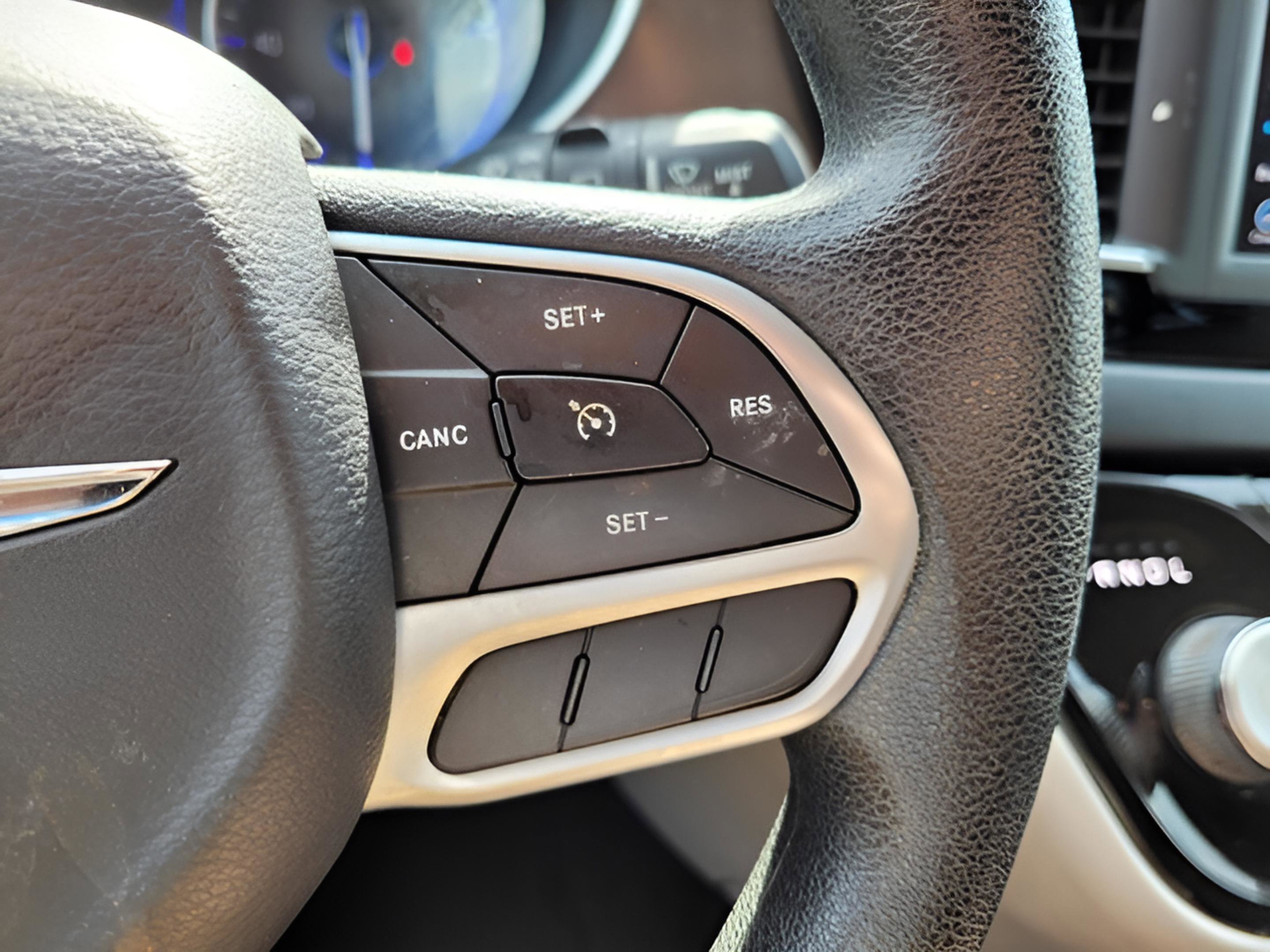 Used 2019 Chrysler Pacifica Touring Plus image 24