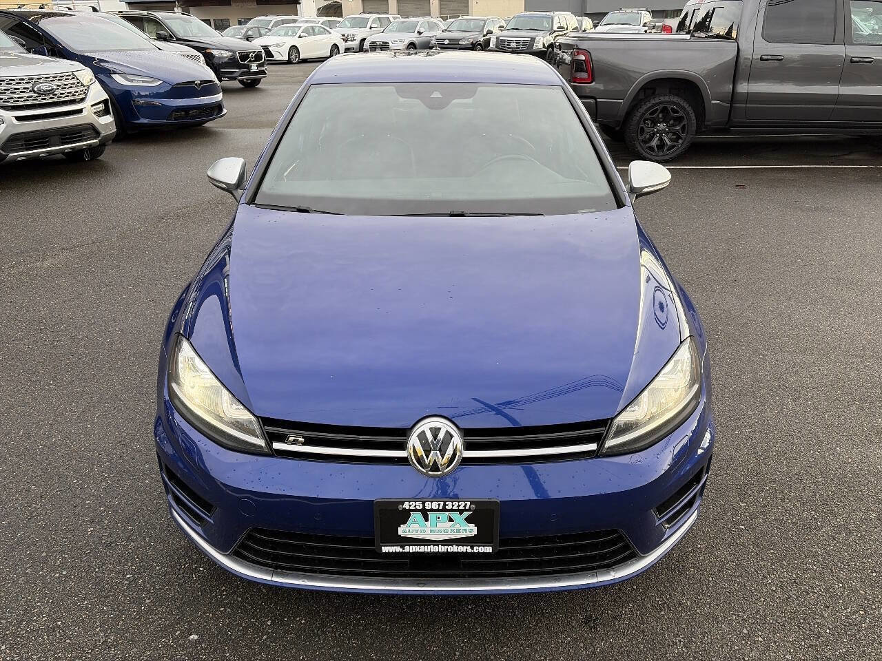 Used 2017 Volkswagen Golf R 4-Door image 15