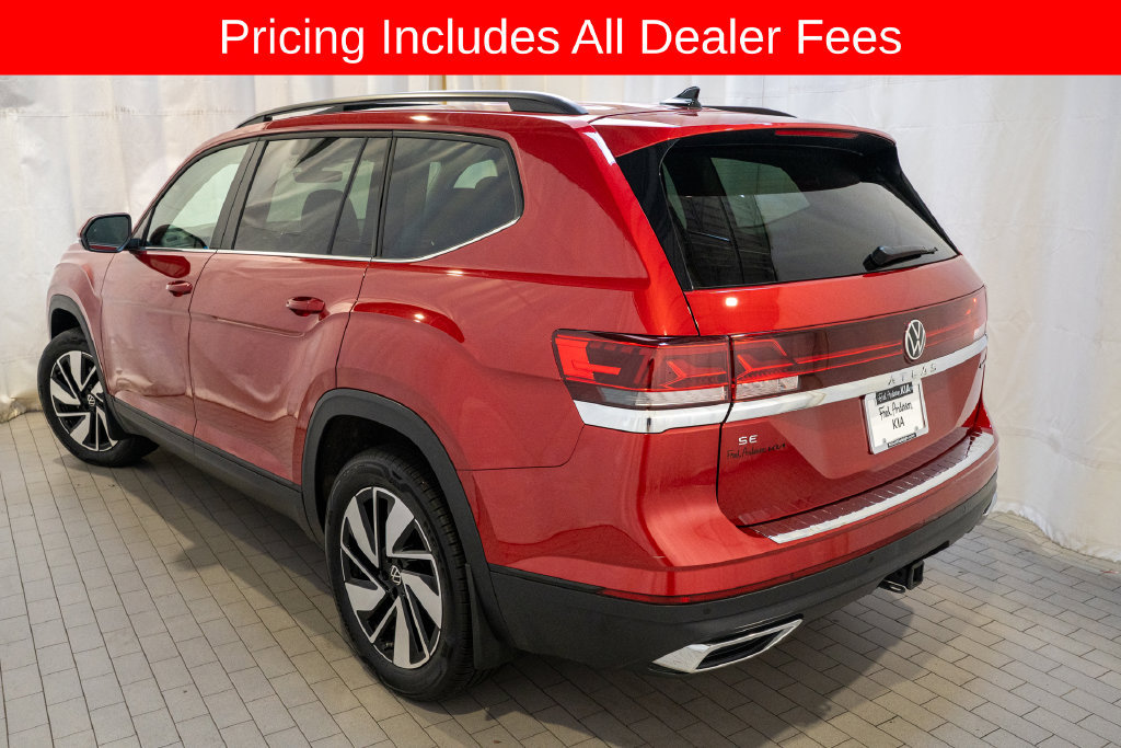 Used 2024 Volkswagen Atlas SE w/ Panoramic Sunroof Package AWD/4WD image 3