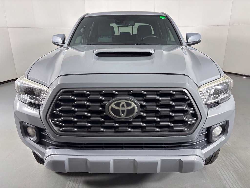 Used 2020 Toyota Tacoma TRD Sport w/ Technology Package AWD/4WD image 3
