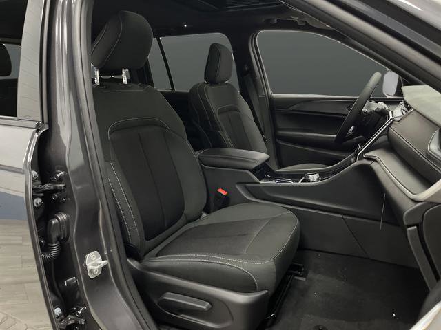New 2025 Jeep Grand Cherokee Laredo X w/ Trailer Tow Package image 27