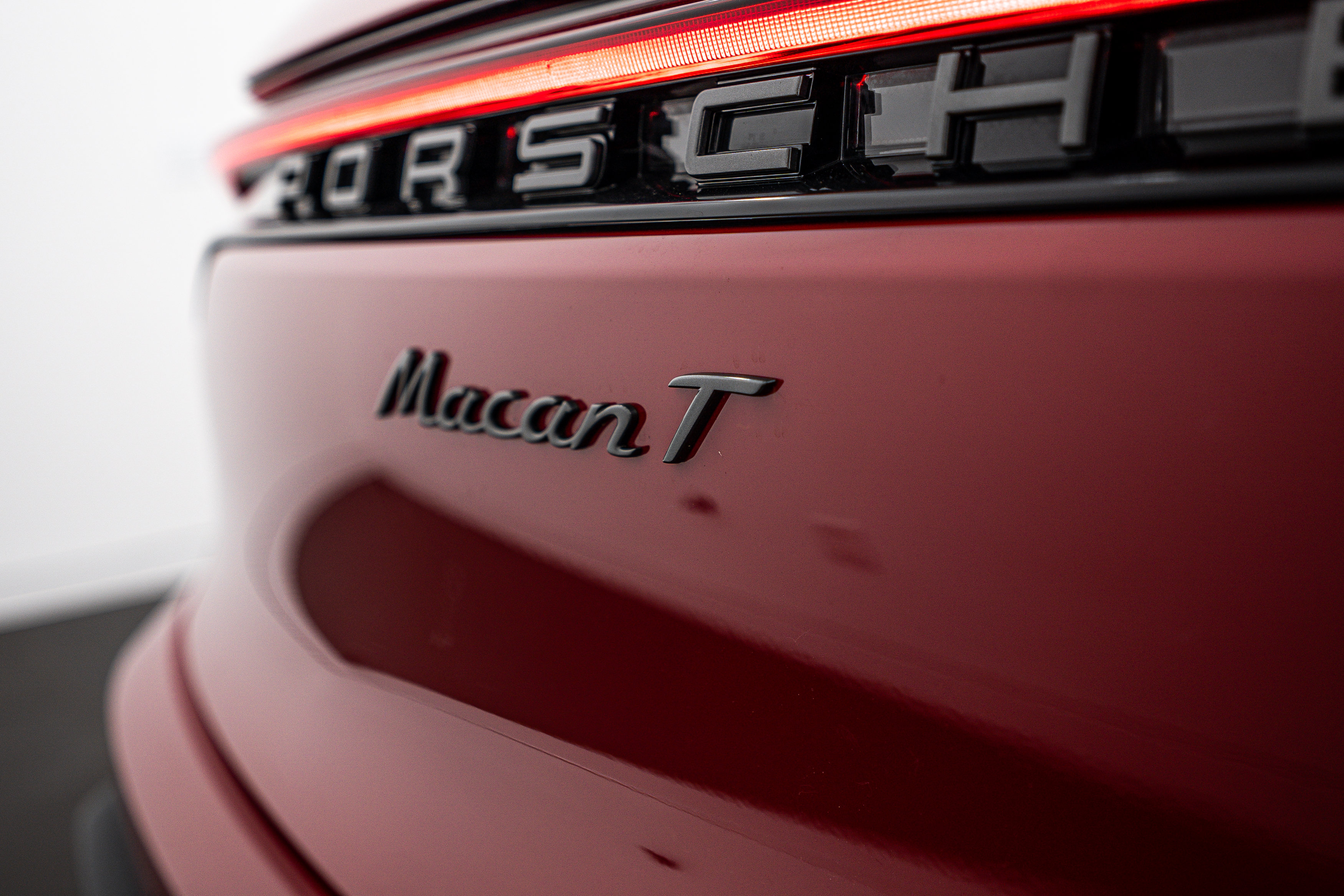 Certified 2026 Porsche Macan Turbo AWD/4WD image 25