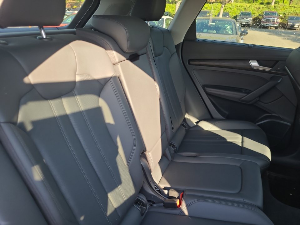Used 2020 Audi Q5 e Prestige AWD/4WD image 33