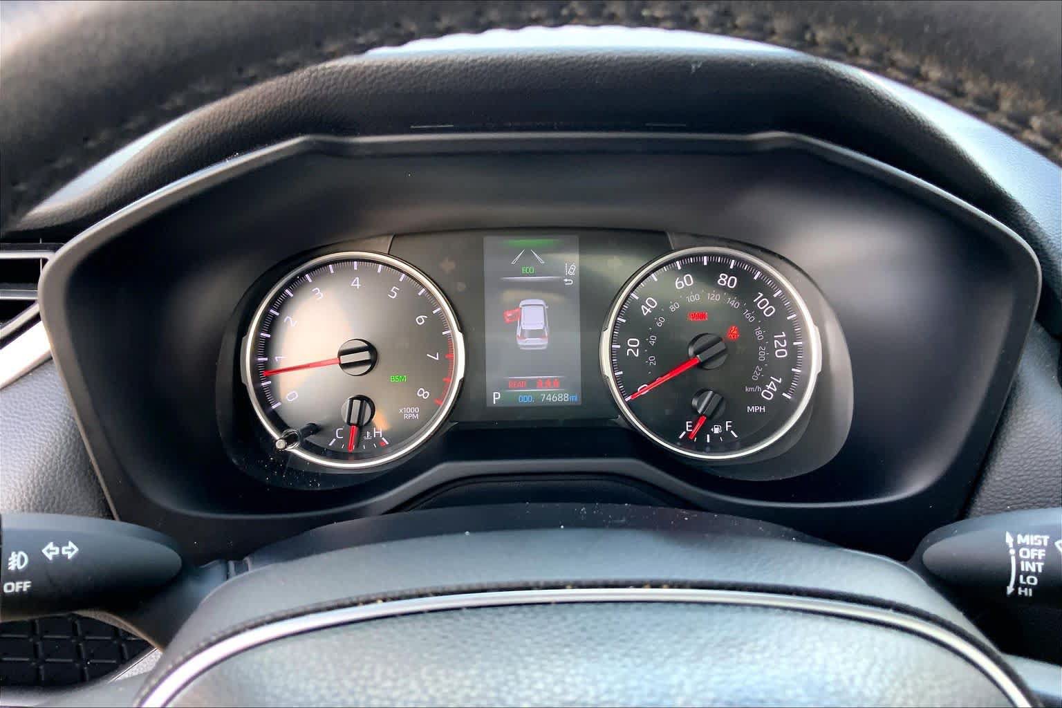 Used 2022 Toyota RAV4 XLE Premium FWD image 26