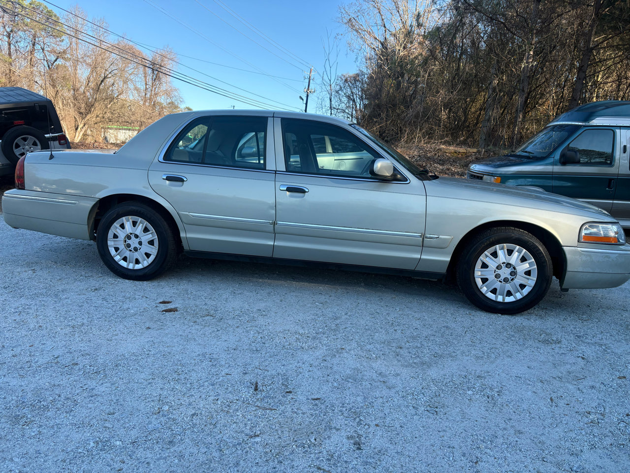 Used 2005 Mercury Grand Marquis GS image 2
