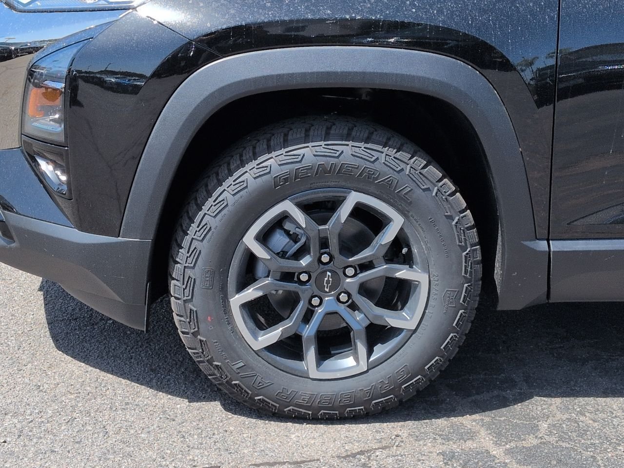 New 2026 Chevrolet Equinox ACTIV w/ Convenience Package III AWD/4WD image 34