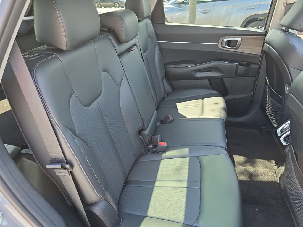 Used 2023 Kia Sorento S w/ Panoramic Sunroof Package AWD/4WD image 22