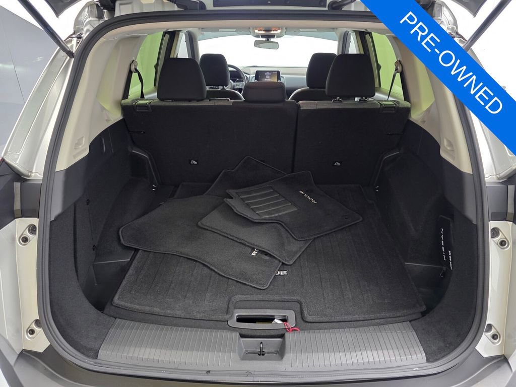 Used 2023 Nissan Rogue SV FWD image 15