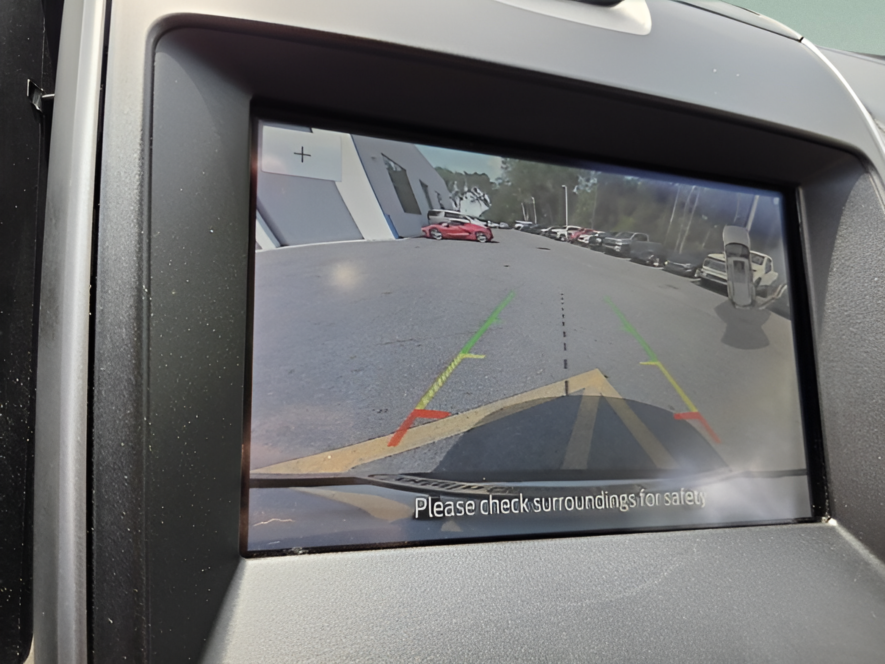 Used 2020 Ford Edge SE FWD image 19