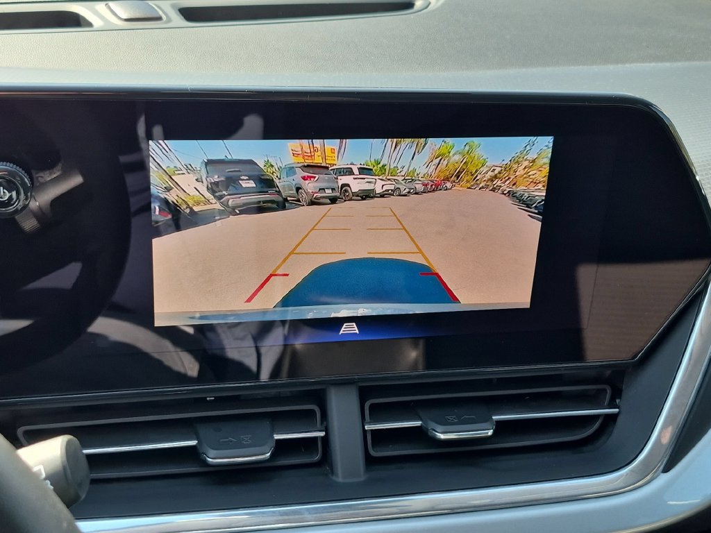 Used 2025 Chevrolet Trax LT FWD image 18