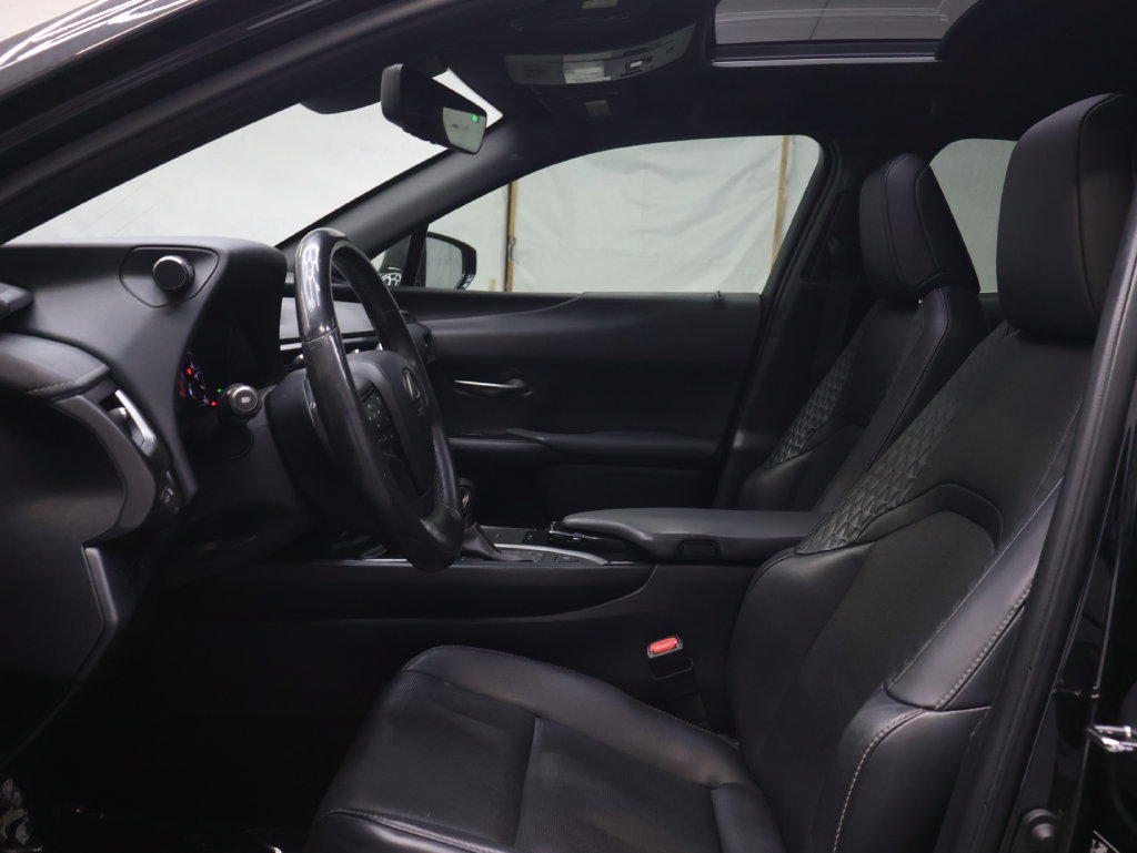 Used 2020 Lexus UX 200 w/ Premium Package FWD image 16