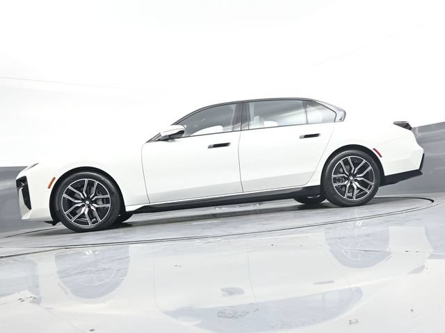 Used 2024 BMW 740i xDrive AWD/4WD image 34
