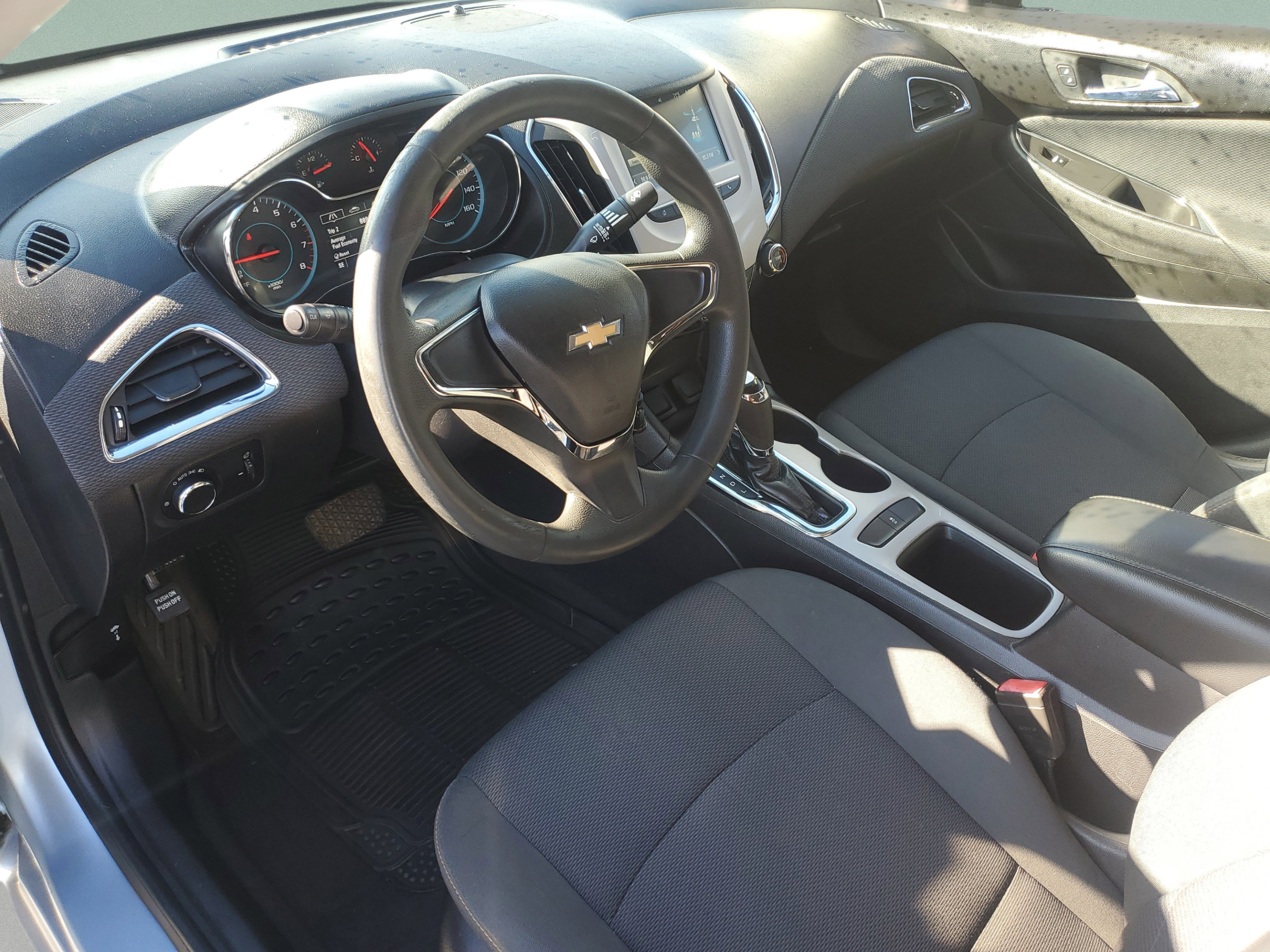 Used 2018 Chevrolet Cruze LS FWD image 14