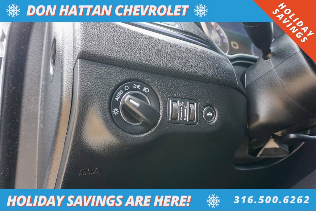 Used 2023 Chrysler 300 Touring w/ Sport Appearance Package image 16