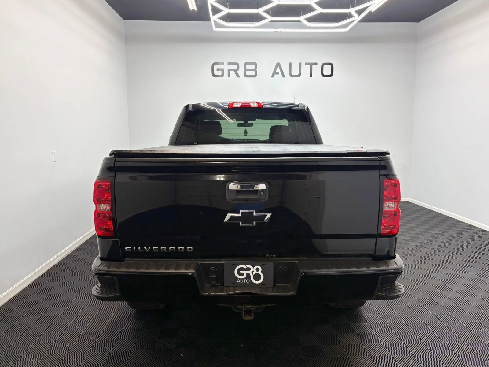 Used 2017 Chevrolet Silverado 1500 Custom w/ Custom Convenience Package AWD/4WD image 9