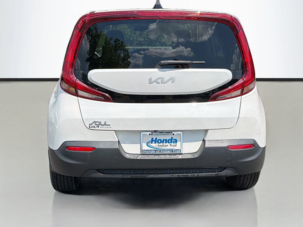 Used 2022 Kia Soul LX FWD image 6