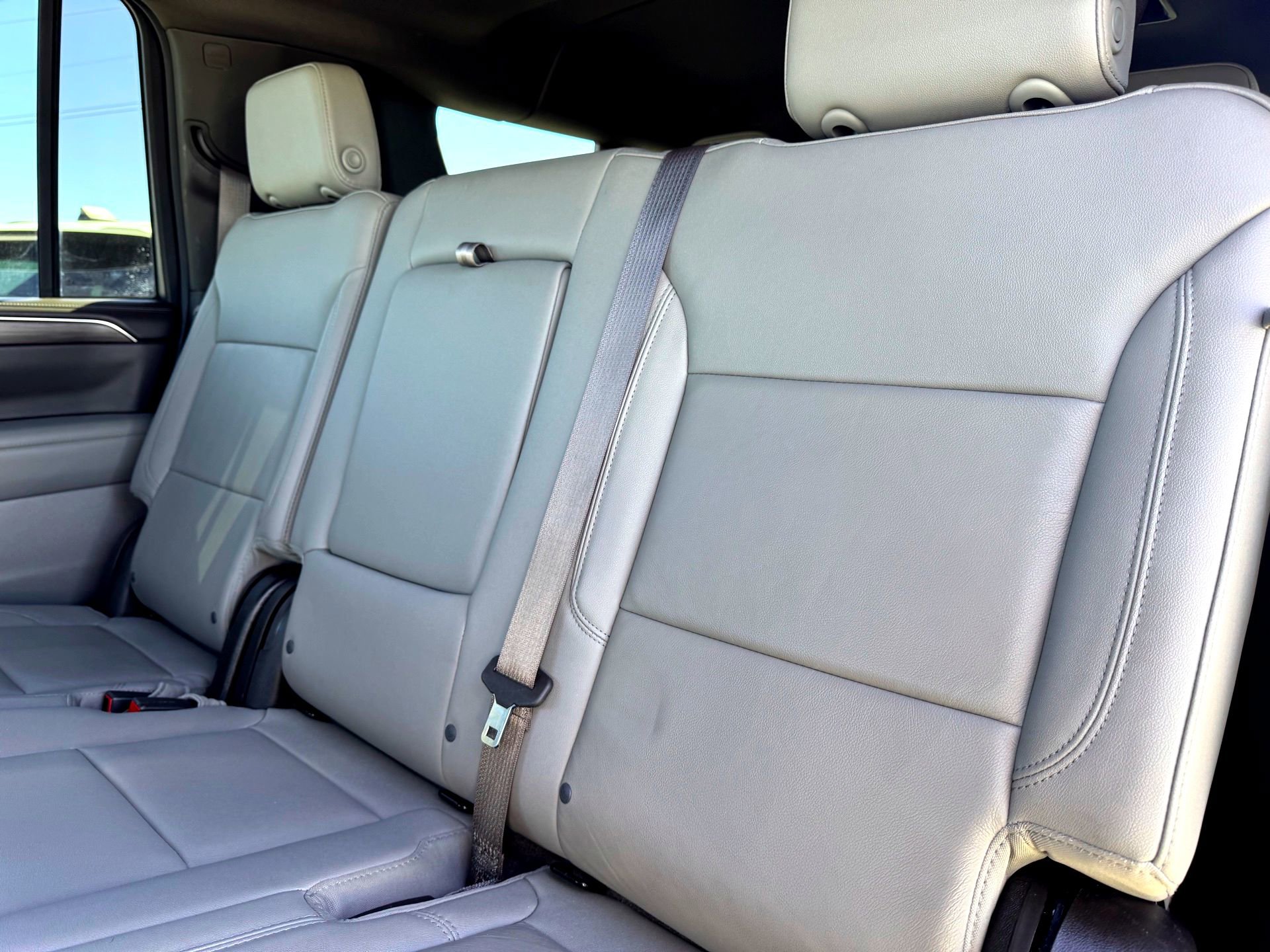 Used 2024 Chevrolet Suburban LT image 18