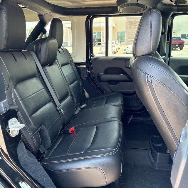 Used 2023 Jeep Wrangler Unlimited Sahara w/ Cold Weather Group AWD/4WD image 11