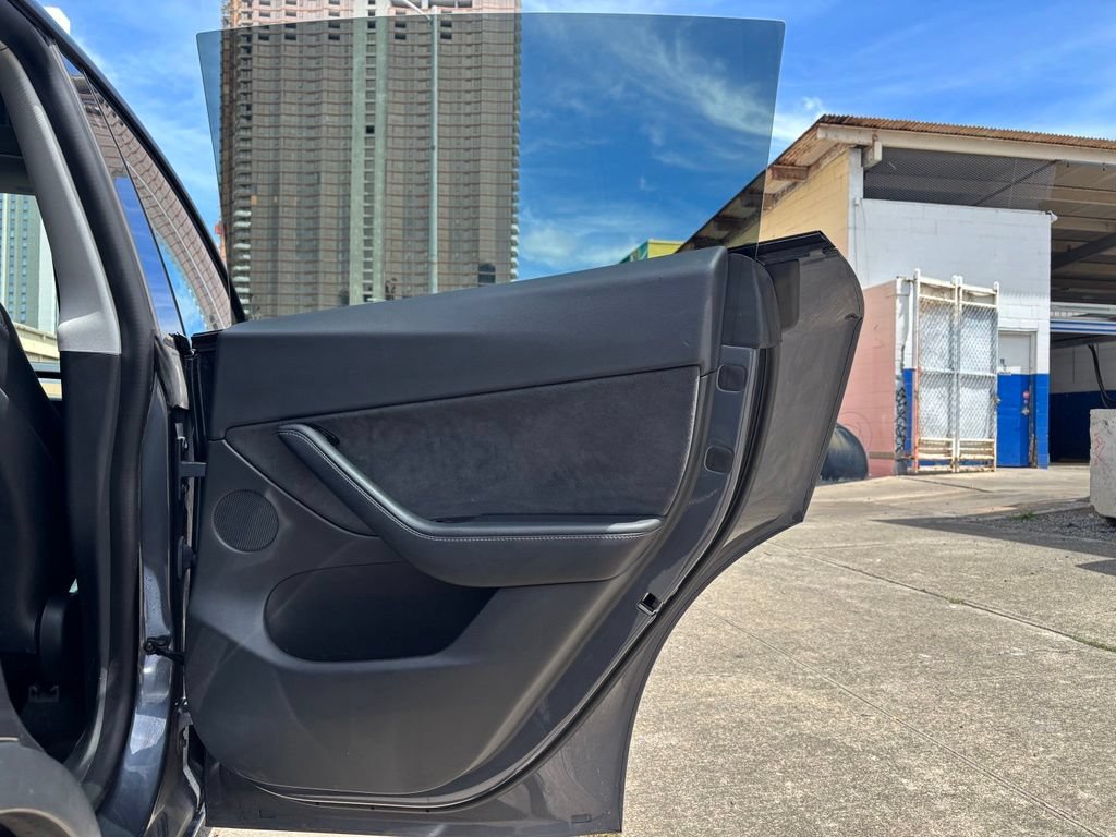 Used 2021 Tesla Model Y 2WD image 17