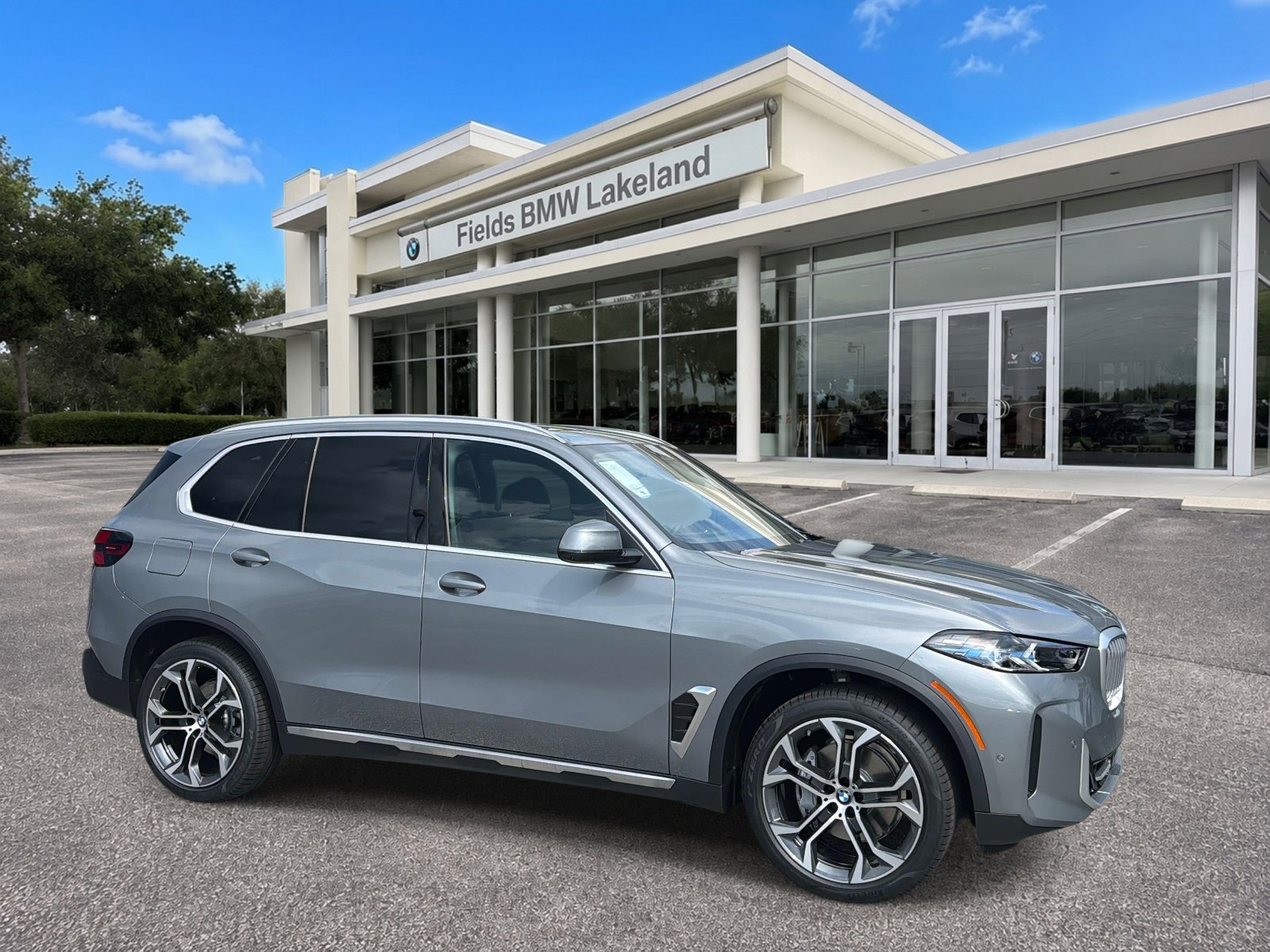 New 2026 BMW X5 sDrive40i w/ Climate Comfort Package RWD image 1