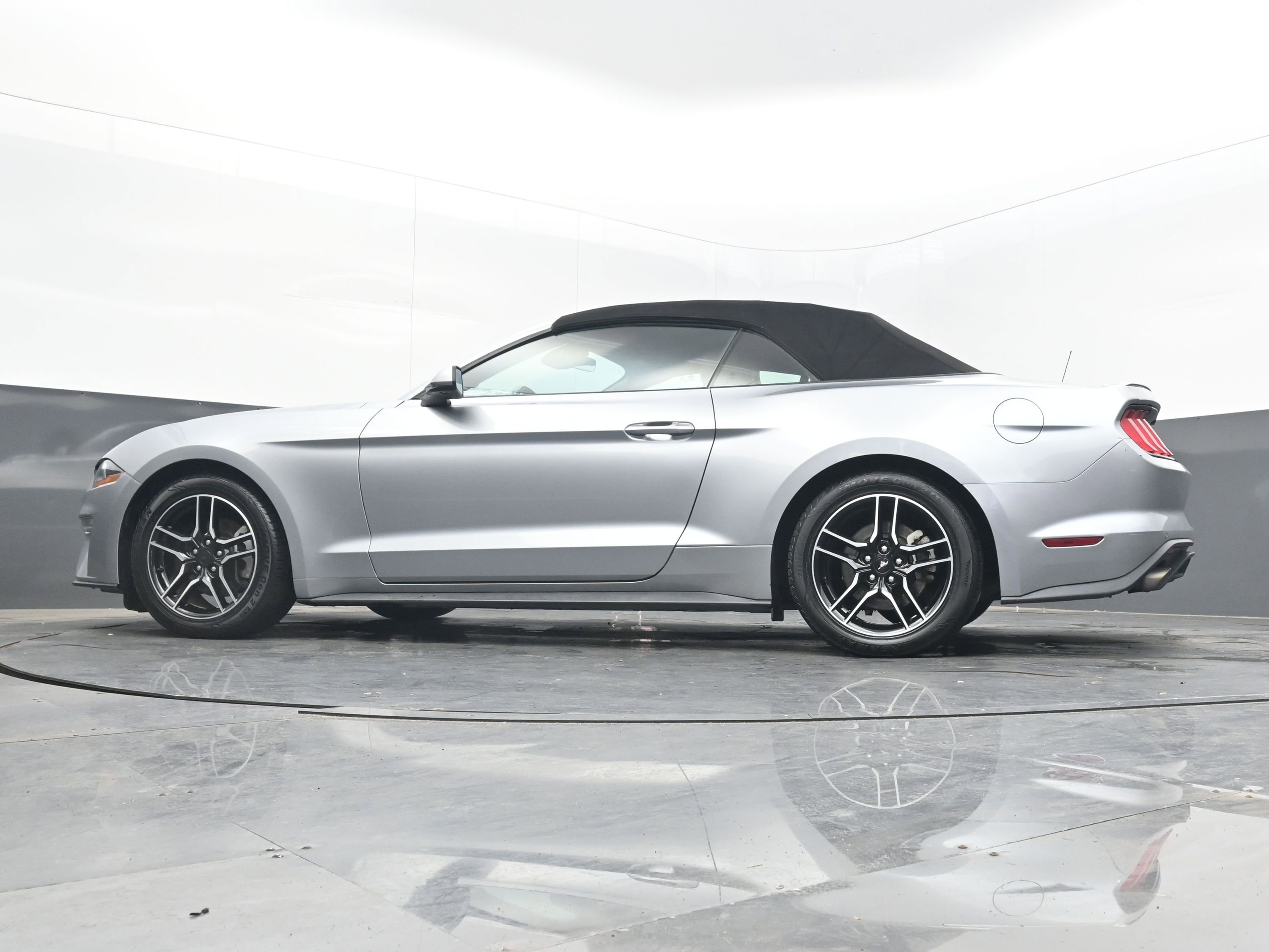 Used 2023 Ford Mustang Premium image 22