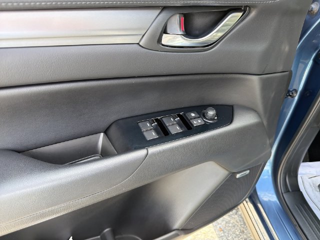 Used 2018 MAZDA CX-5 Touring w/ Preferred Equipment Package FWD image 13