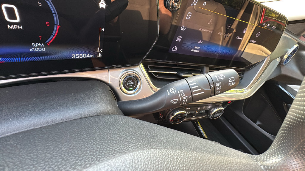 Used 2025 Chevrolet Trax LT FWD image 18
