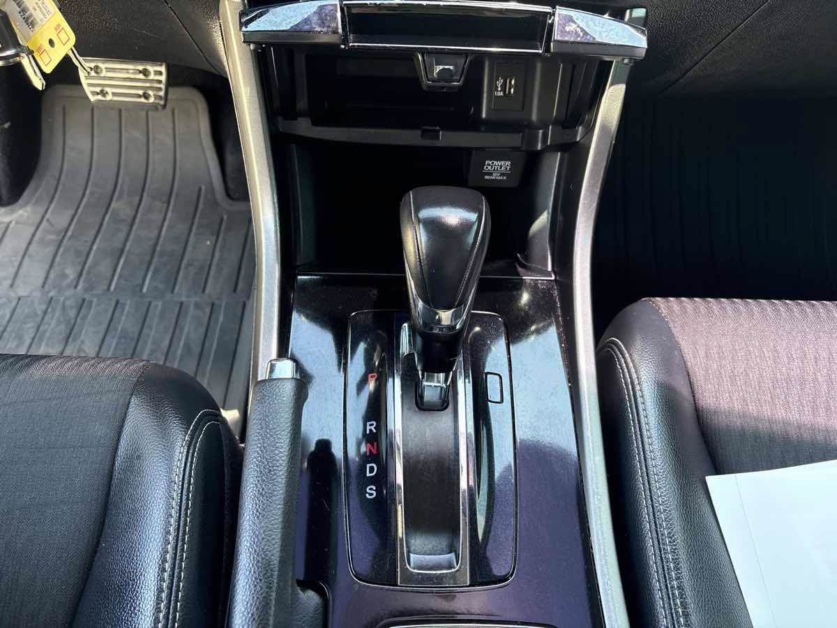 Used 2017 Honda Accord Sport image 24
