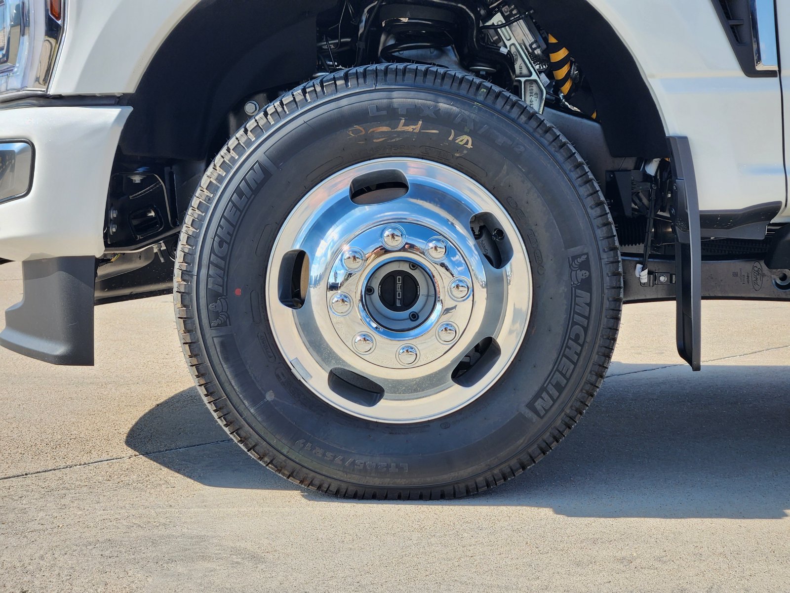 New 2027 Ford F350 Platinum w/ Platinum Plus Package AWD/4WD image 13