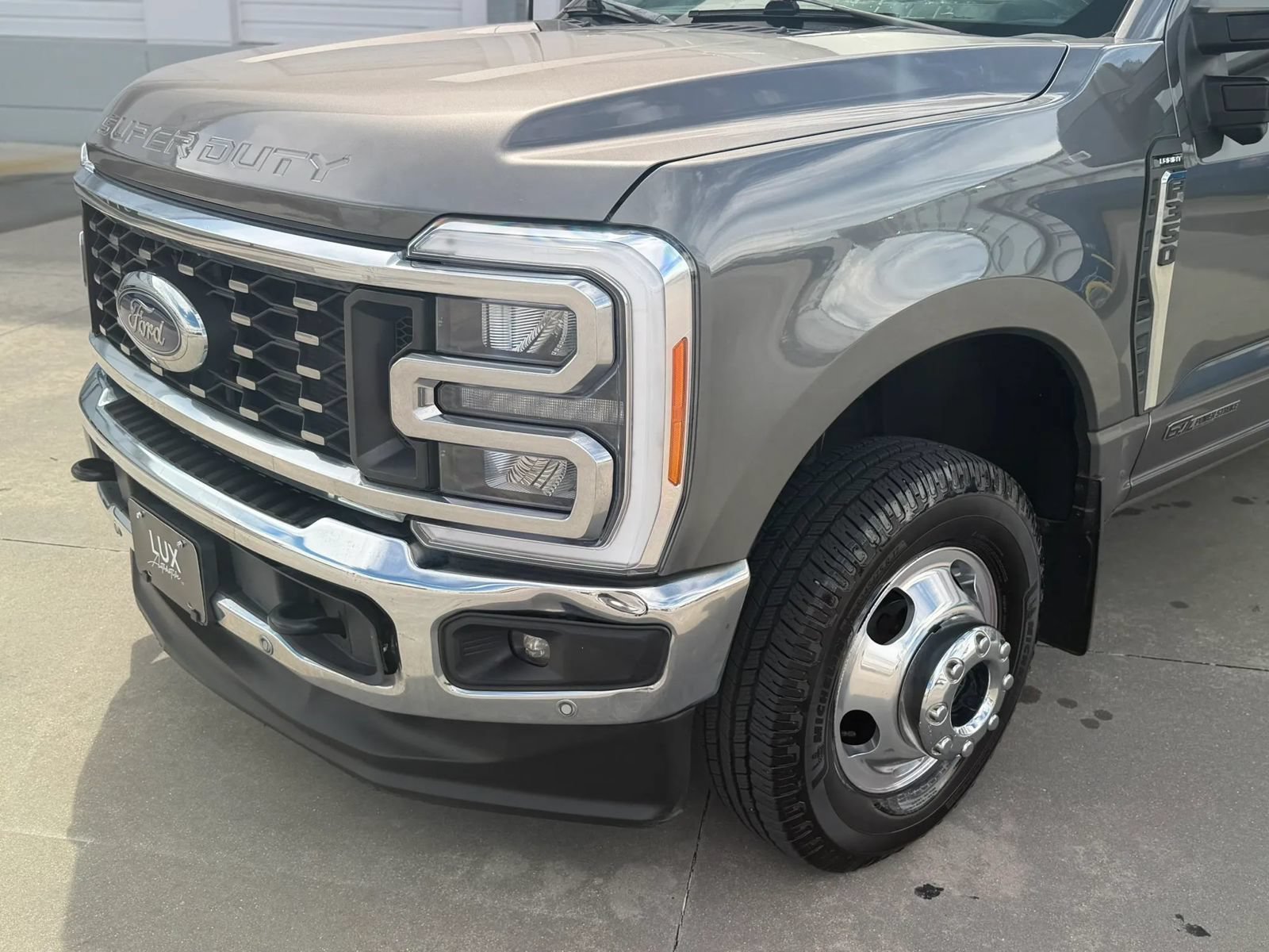 Used 2023 Ford F350 Lariat w/ Lariat Ultimate Package AWD/4WD image 2