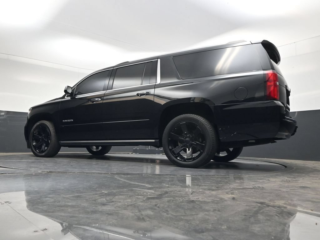 Used 2020 Chevrolet Suburban Premier AWD/4WD image 29