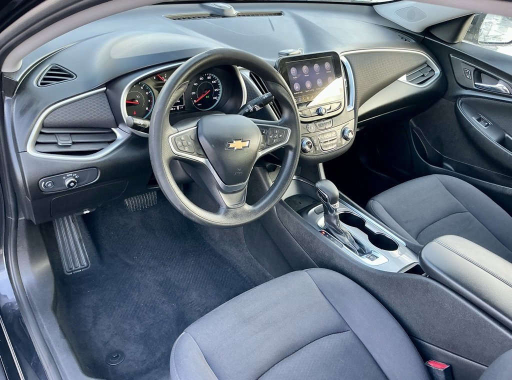 Used 2022 Chevrolet Malibu LT image 33