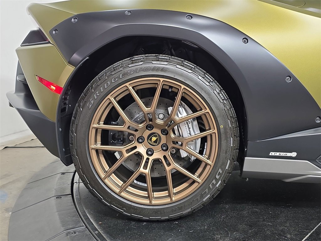 Used 2024 Lamborghini Huracan Sterrato image 29