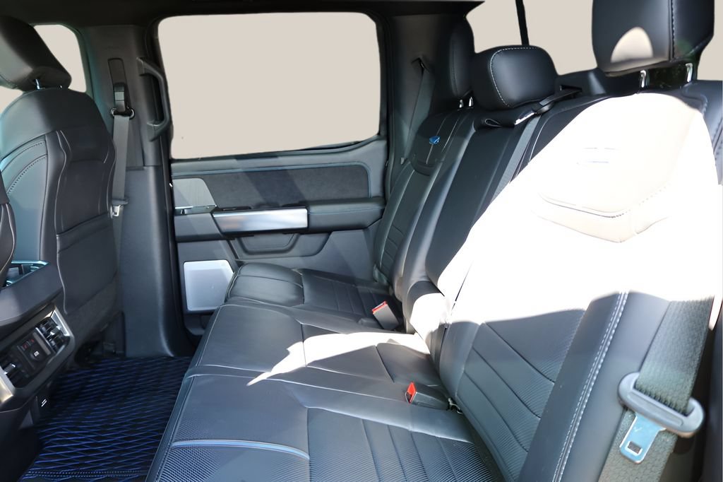 Used 2025 Ford F350 Platinum w/ FX4 Off-Road Package AWD/4WD image 18