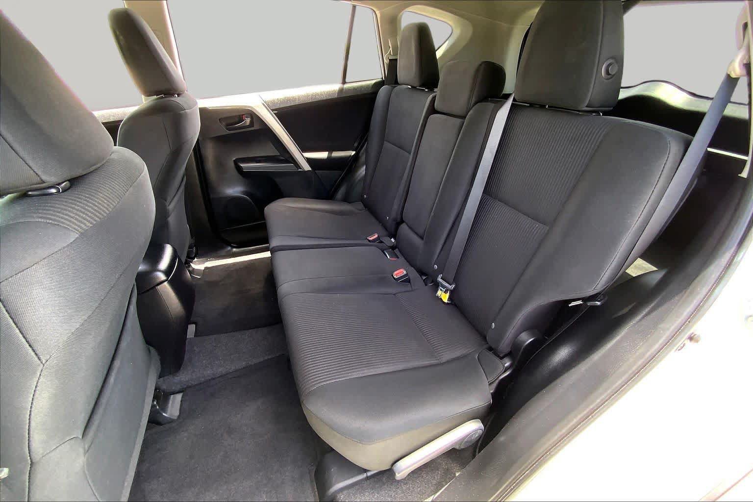 Used 2016 Toyota RAV4 LE FWD image 20