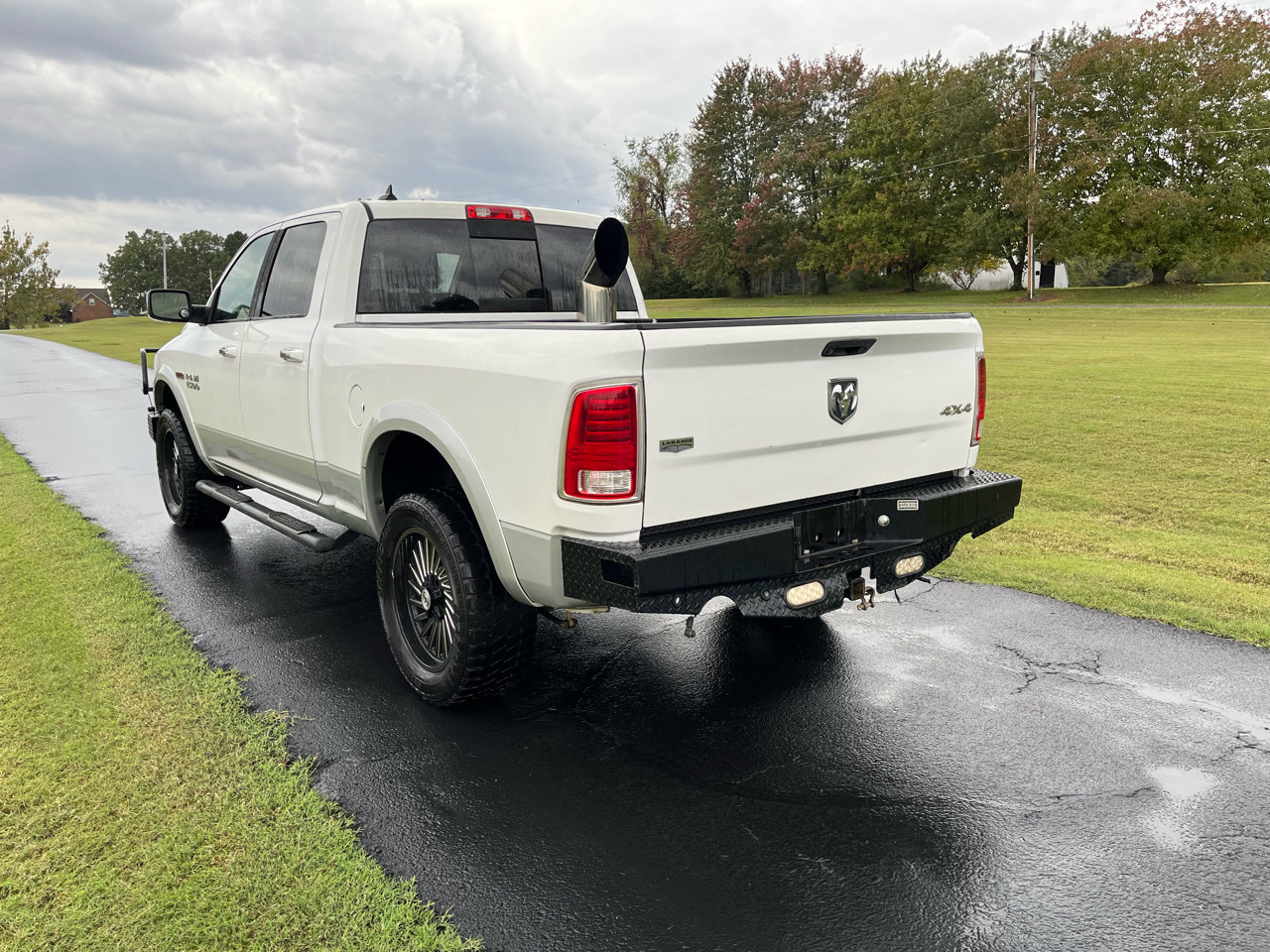 Used 2014 RAM 1500 Laramie w/ Convenience Group image 6