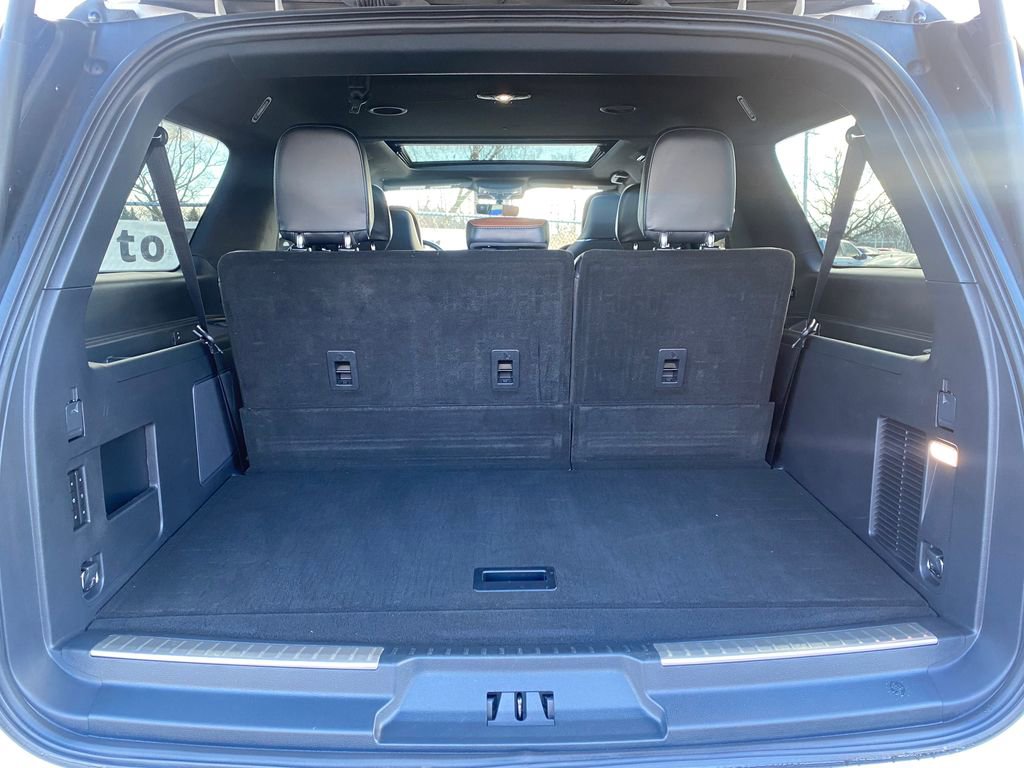 Used 2024 Lincoln Navigator L Reserve w/ Monochromatic Package image 5