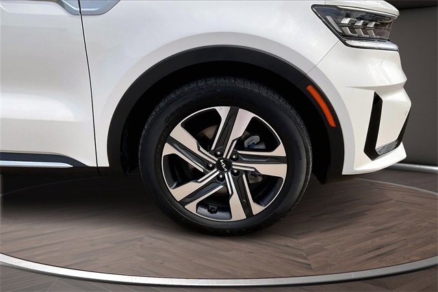 Used 2023 Kia Sorento SX Prestige image 9