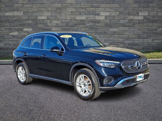 Used 2023 Mercedes-Benz GLC 300 4MATIC image 1