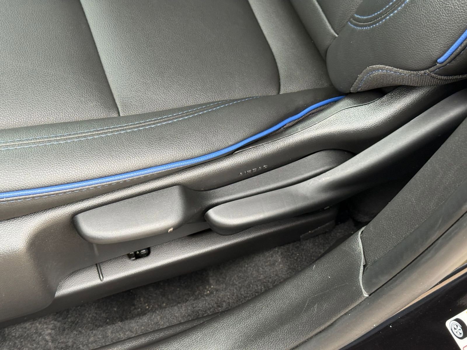 Used 2025 Buick Envista Sport Touring image 23