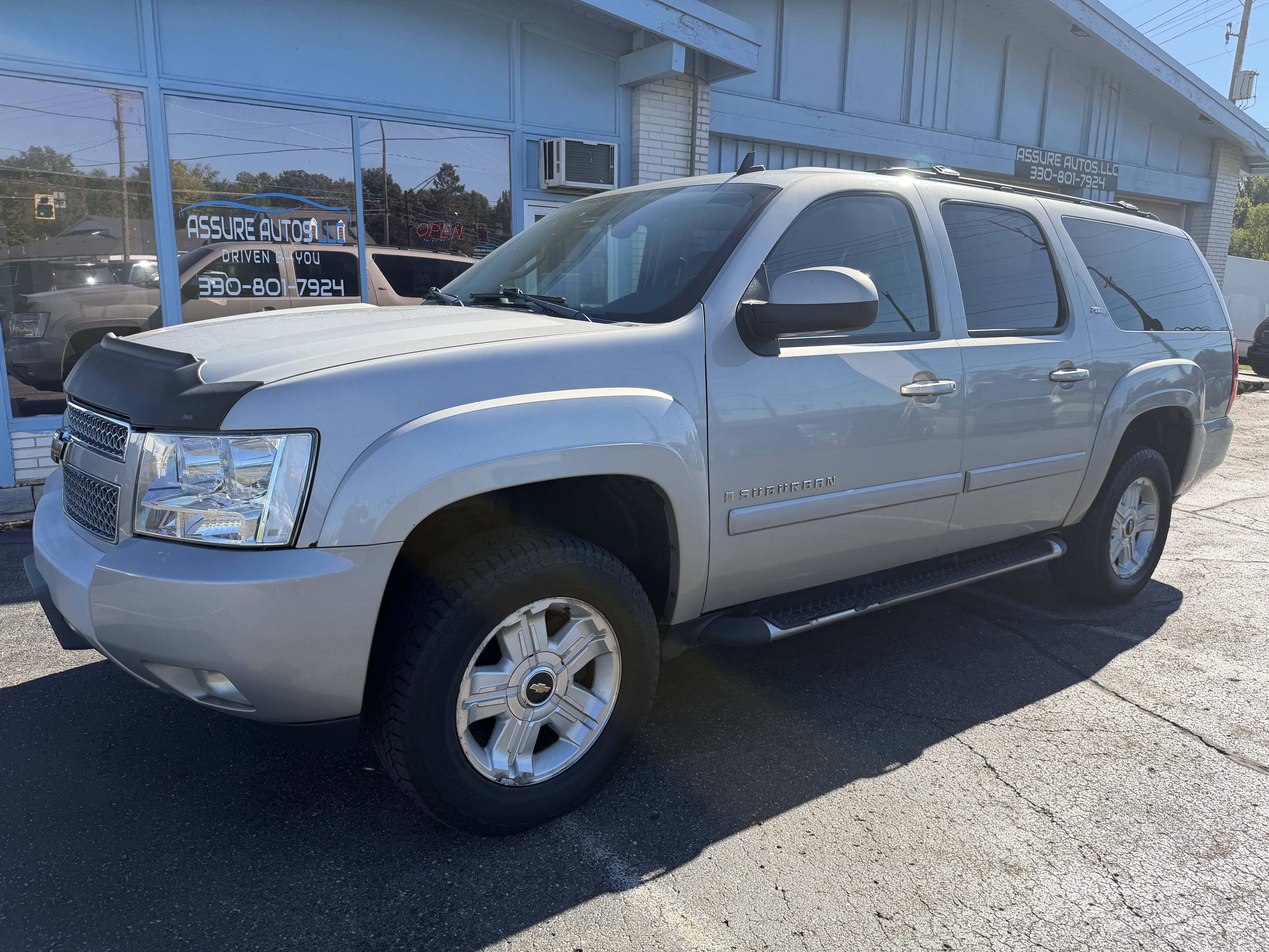 Used 2009 Chevrolet Suburban LT w/ Luxury Package