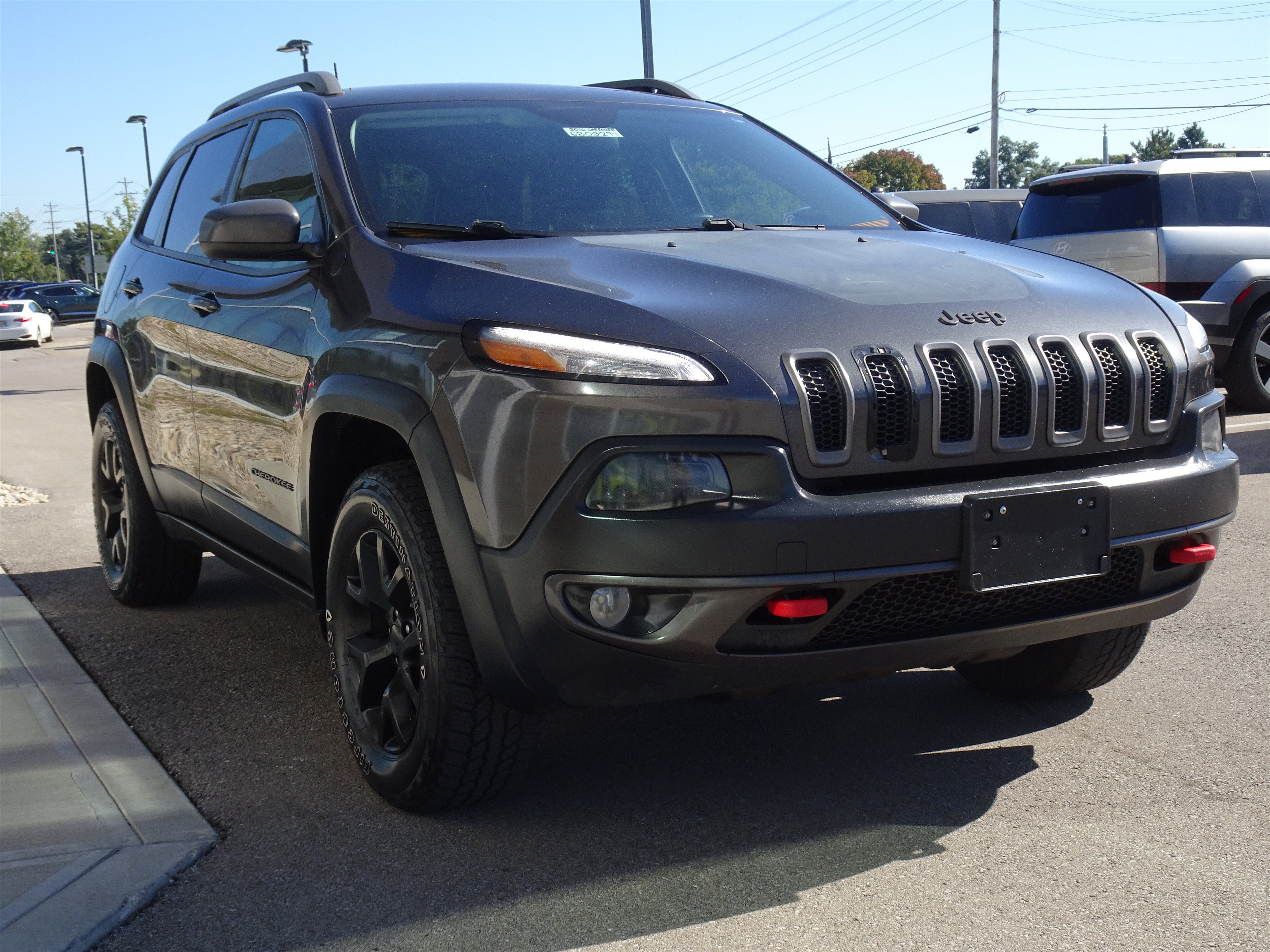 Used 2016 Jeep Cherokee Trailhawk w/ Cold Weather Group AWD/4WD image 6