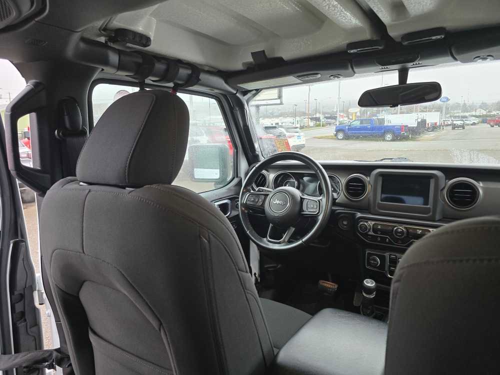 Used 2022 Jeep Gladiator Sport image 10