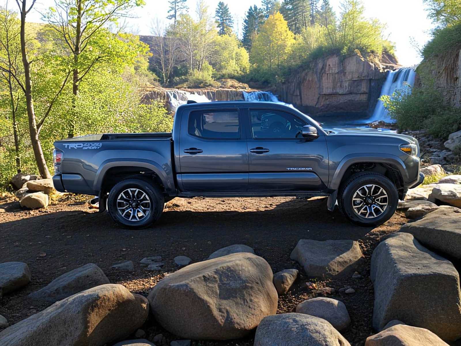 Used 2023 Toyota Tacoma TRD Sport image 7